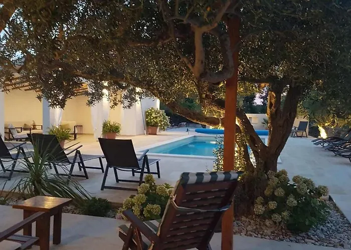 Amber Villa