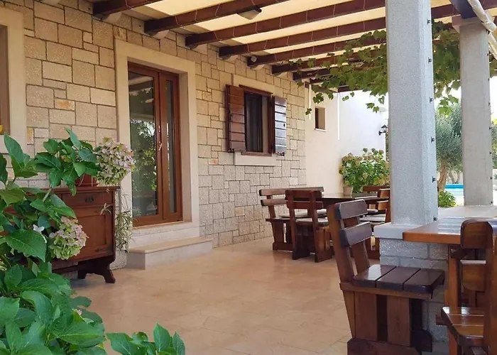 Amber Villa