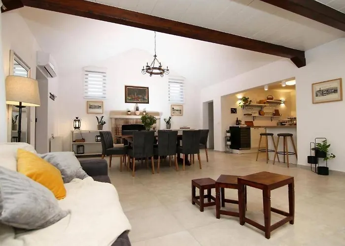 Amber Villa *