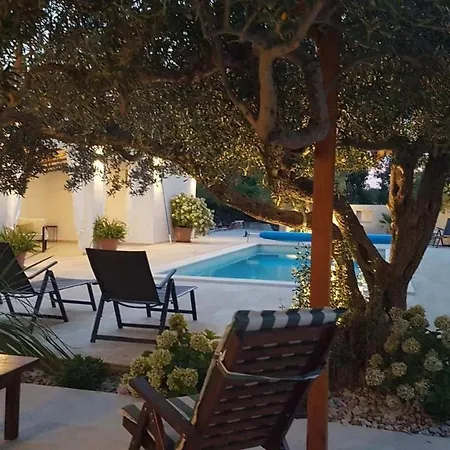 Amber Villa